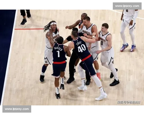 鲍尔默陷欺诈风波，哈登揭幕战暴走！灯泡默契重燃快船