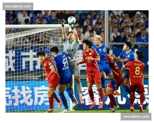 苏超决战:淮安草根带伤死磕南通,拼至终场燃爆 3 万人